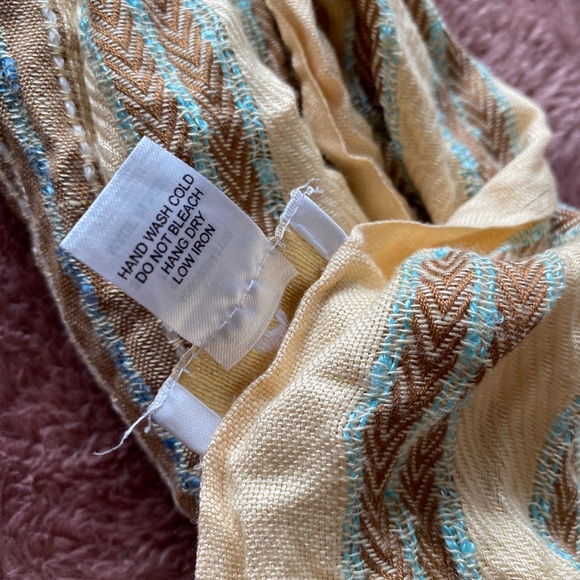 Fashion Scarf - Picture 2 of 4